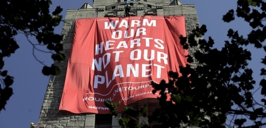 V Helsinkách demonstrují ochránci lidských práv i ekologové.
