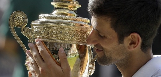 Srbský tenista Novak Djokovič ovládl prestižní Wimbledon.