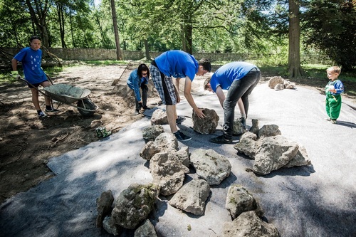 Obnova parku v Krásně - brigáda na začátku prázdnin se vydařila - další foto.