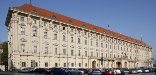 Ministerstvo zahraničních věcí sídlí v Černínském paláci.