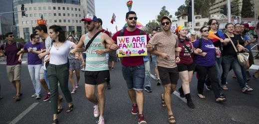Demonstrace příslušníků komunity LGBT v Tel Avivu.