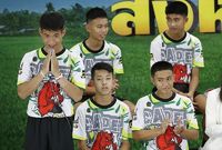 Zachránění chlapci z thajského fotbalového týmu.