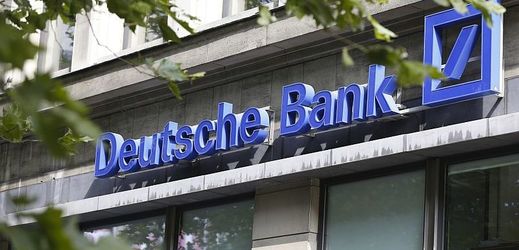 Největší německá banka zastavila pokles příjmů.