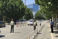 V Číně poblíž americké ambasády vybuchla nálož.