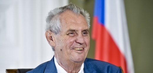 Prezident Miloš Zeman chce kauzu H-Systemu probrat s Rychetským a Šámalem osobně.
