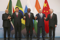 Snímek ze summitu BRICS. Zástupci Brazílie, Ruska, Indie, Číny a Jihoafrické republiky.