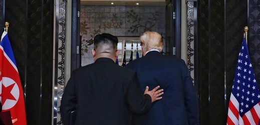 Severní Korea zatím plní dohodu, na které se domluvili její vůdce Kim Čong-un a americký prezident Donald Trump.