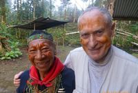 Etnolog a kulturní antropolog Mnislav Zelený se 22. května 2018 v ekvádorské džungli setkal s indiánem z kmene Kofánů Alejandrem, kterého před více než čtyřiceti lety porazil v čestném souboji. 