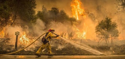 Požáry v Kalifornii.