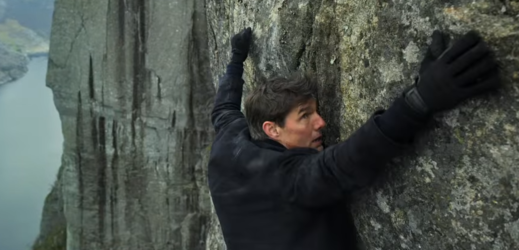 Tom Cruise v novém Mission: Impossible zase září.