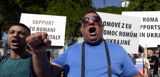 Protestní pochod proti diskriminaci vůči romské komunitě.