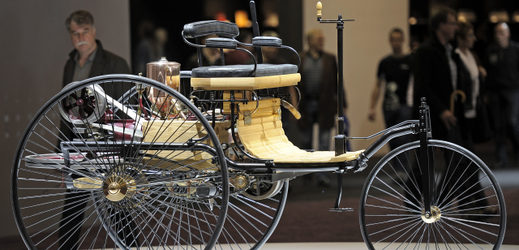 Automobil německého vynálezce Carla Benze z roku 1886.