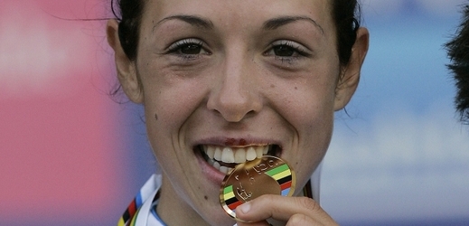 Italka před jedenácti lety vyhrála MS, letos ME. V obou případech porazila Nizozemku Vosovou ve finiši. 