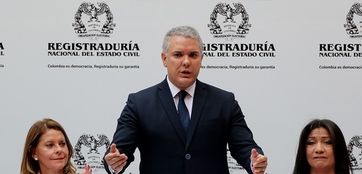 Iván Duque dlouhodobě kritizuje mírovou dohodu, kterou podepsal jeho předchůdce.