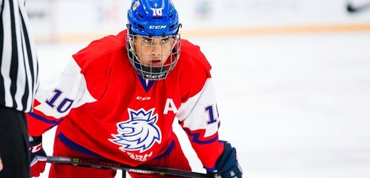 Hokejová osmnáctka si v utkání s Finskem zapsala první výhru na turnaji.