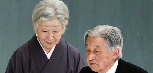 Japonský císař Akihito s manželkou Mičiko.
