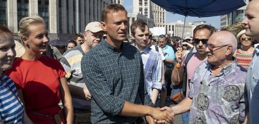 Alexej Navalnyj (uprostřed).
