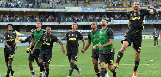 Juventus při debutu Ronalda vydřel těsnou výhru v Chievu.