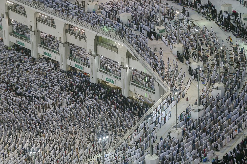 Se dvěmi miliony účastníků je pouť do Mekky největším každoročním shromážděním lidí na světe.