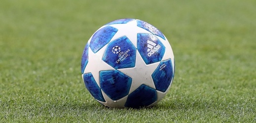UEFA se zaobírá myšlenkou, že by do nového ročníku Ligy mistrů nasadila systém VAR.
