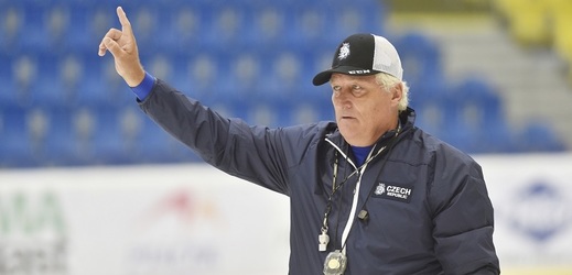 Trenér hokejové reprezentace Miloš Říha si pochvaloval přípravný kemp.