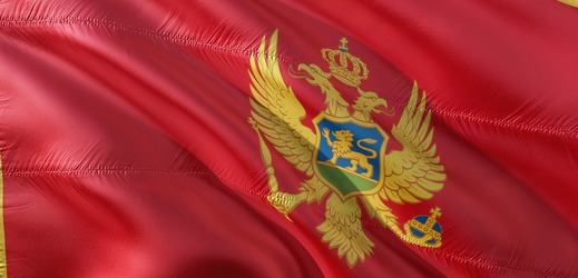Vlajka Černé Hory.