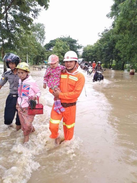 V Barmě se protrhla přehrada, evakuováno bylo přes padesát tisíc osob.