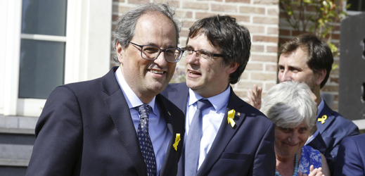 Katalánský separatistický premiér Quim Torra (vlevo).