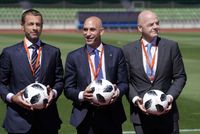 Zleva Čeferin, Rubiales a Infantino. Vrchní představitelé UEFA.