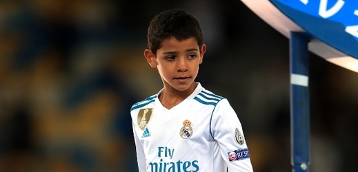 Cristiano Ronaldo junior dal při premiéře za Juventus čtyři góly. 