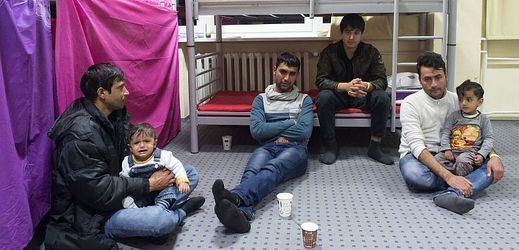 Afghánští migranti v azylovém zařízení v Německu, 2016.