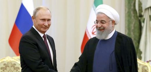 Ruský prezident Vladimir Putin a íránský prezident Hasan Rúhání.