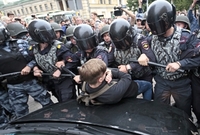 Zásah policie proti demonstrantům byl velice brutální.