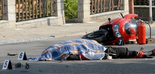 Řidič motorky utrpěl při nehodě zranění neslučitelná se životem (ilustrační foto).