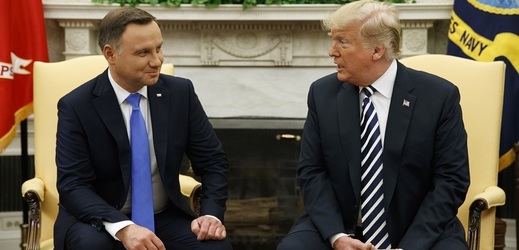 Donald Trump (vpravo) přijal v Bílém domě Andrzeje Dudu.