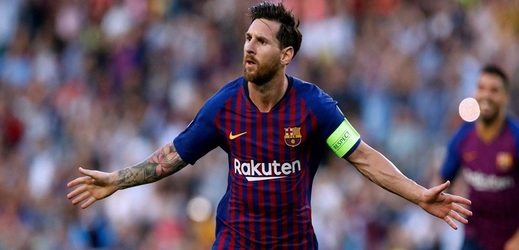 Lionel Messi se blýskl parádním trestním kopem.