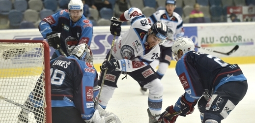 Liberec bude na ledě Chomutova bojovat o první body v sezoně. 