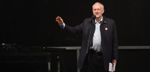 Vůdce britských labouristů Jeremy Corbyn na výroční stranické konferenci v Liverpoolu..