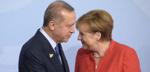Turecký prezident Recep Tayyip Erdoğan a německá kancléřka Angela Merkelová.