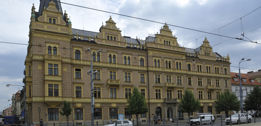 Budova Fakulty právnické Západočeské univerzity v Plzni.
