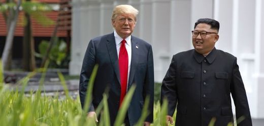 Americký prezident Donald Trump a severokorejský vůdce Kim Čong-un na setkání v červnu.