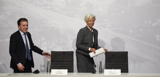Argentinský ministr hospodářství Nicolás Dujovne a šéfka MMF Christine Lagardeová.