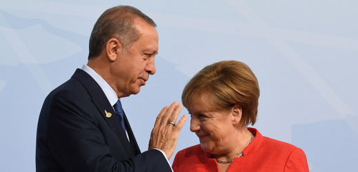 Turecký prezident Recep Tayyip Erdogan a německá kancléřka A. Merkelová.