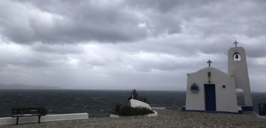 Řecko sužují bouře a chladné počasí, úřady zavírají i školy.