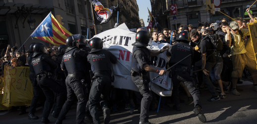 Policie se střetla s katalánskými separatisty.