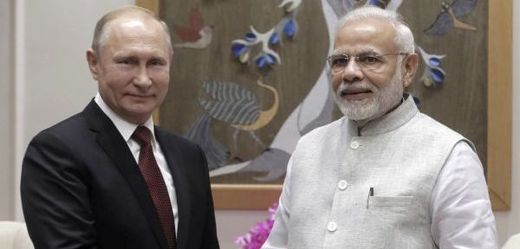 Ruský prezident Vladimir Putin (vlevo) a indický premiér Naréndry Módí.