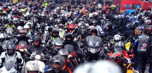 Simoncelliho si na okruhu v Brně připomnělo 2863 motorkářů.