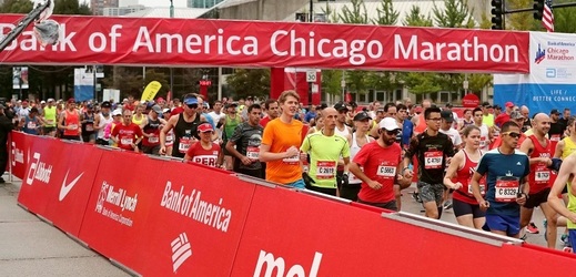 Maratonu v Chicagu se zúčastnila také Joan Benoitová Samuelsonová.