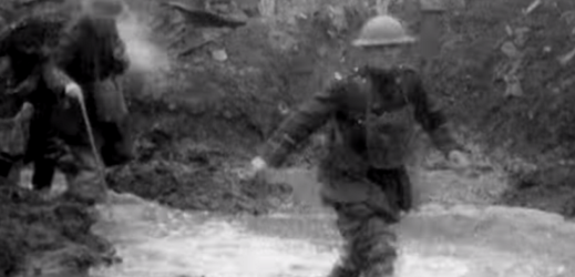 Voják bojující v první světové válce. 