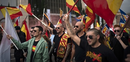 V Barceloně se tentokrát protestovalo proti odtržení Katalánska.